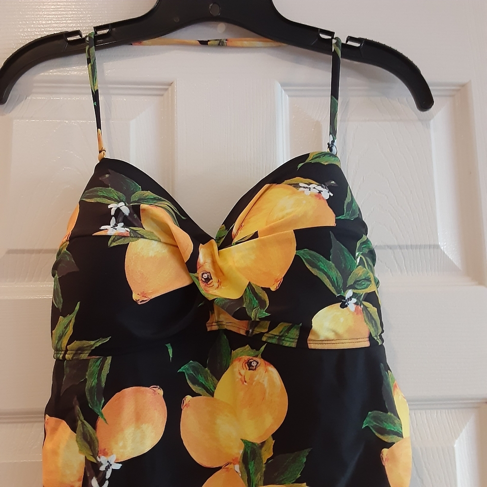Hilor 1 piece swimsuit, size 14 - Picture 2 of 5